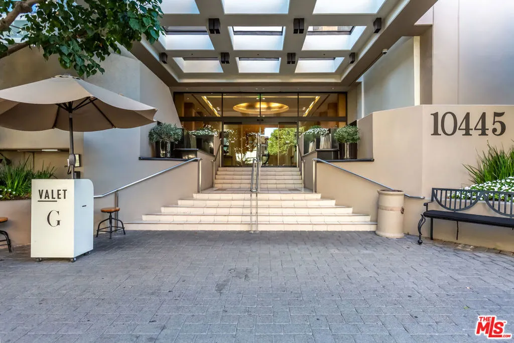 10445 Wilshire Boulevard 1806, Los Angeles, California 90024 home-pic-0